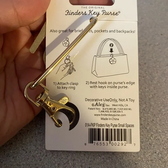 Finders Key Purse Hook with Gold and Black Shoe Design - Picture 2 of 2